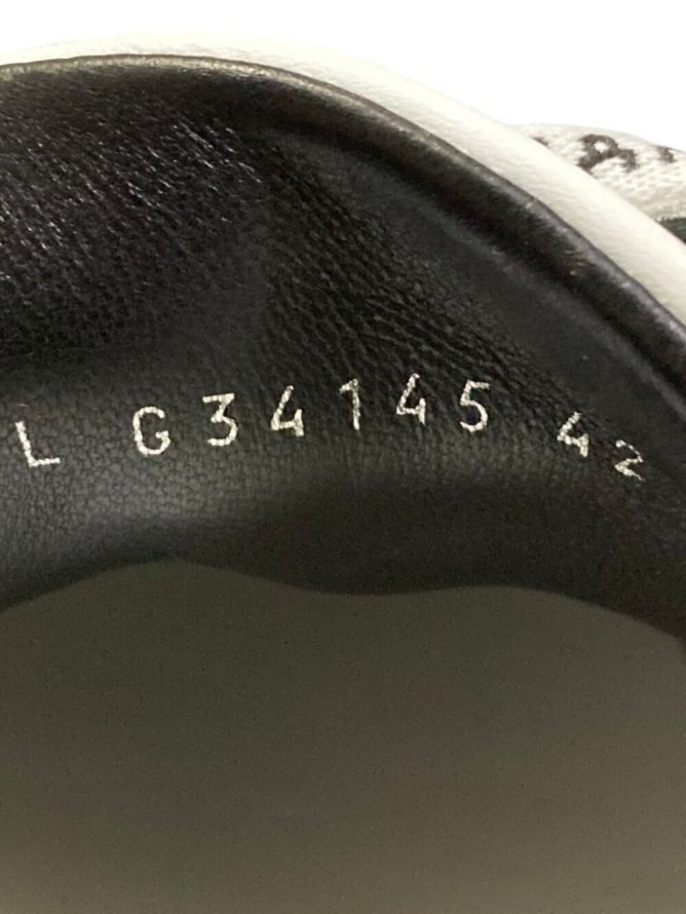 Chanel Logo Leather Sneakers White - Picture 11 of 15